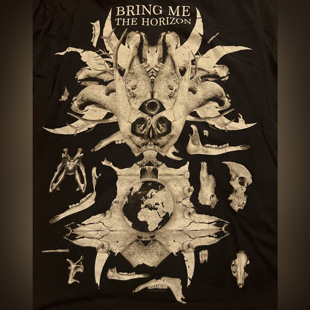Bring Me The Horizon band shirt - Size: XL